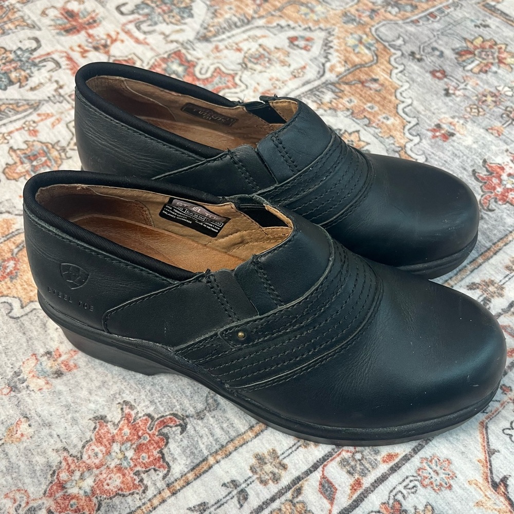 LIKE NEW! Ariat Women’s Steel Toe Black Leather Clogs Shoes
